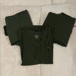 Beyond Scrubs Women's Olive Green Scrub Set (1 top/ 2 bottoms)
